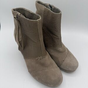 TOMS Taupe Suede & Faux Croc Leather Heeled Ankle Boots Zip Closure Women's Sz 8